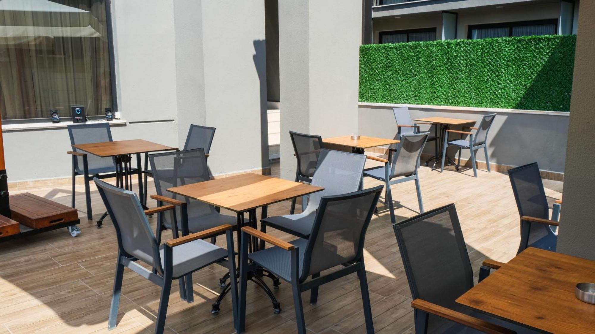 Hotel Myway Deluxe Alsancak Esmirna Exterior foto